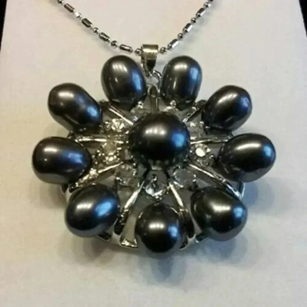Black 10-Pearl Freshwater & Center Akoya 30mm Pendant Necklace 16